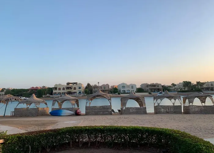 2 Bedroom Ground Floor New Nubia - 2 Minutes Walk To Marina Abu Tig Apartman