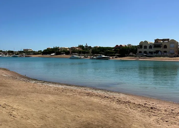 2 Bedroom Ground Floor New Nubia - 2 Minutes Walk To Marina Abu Tig *
